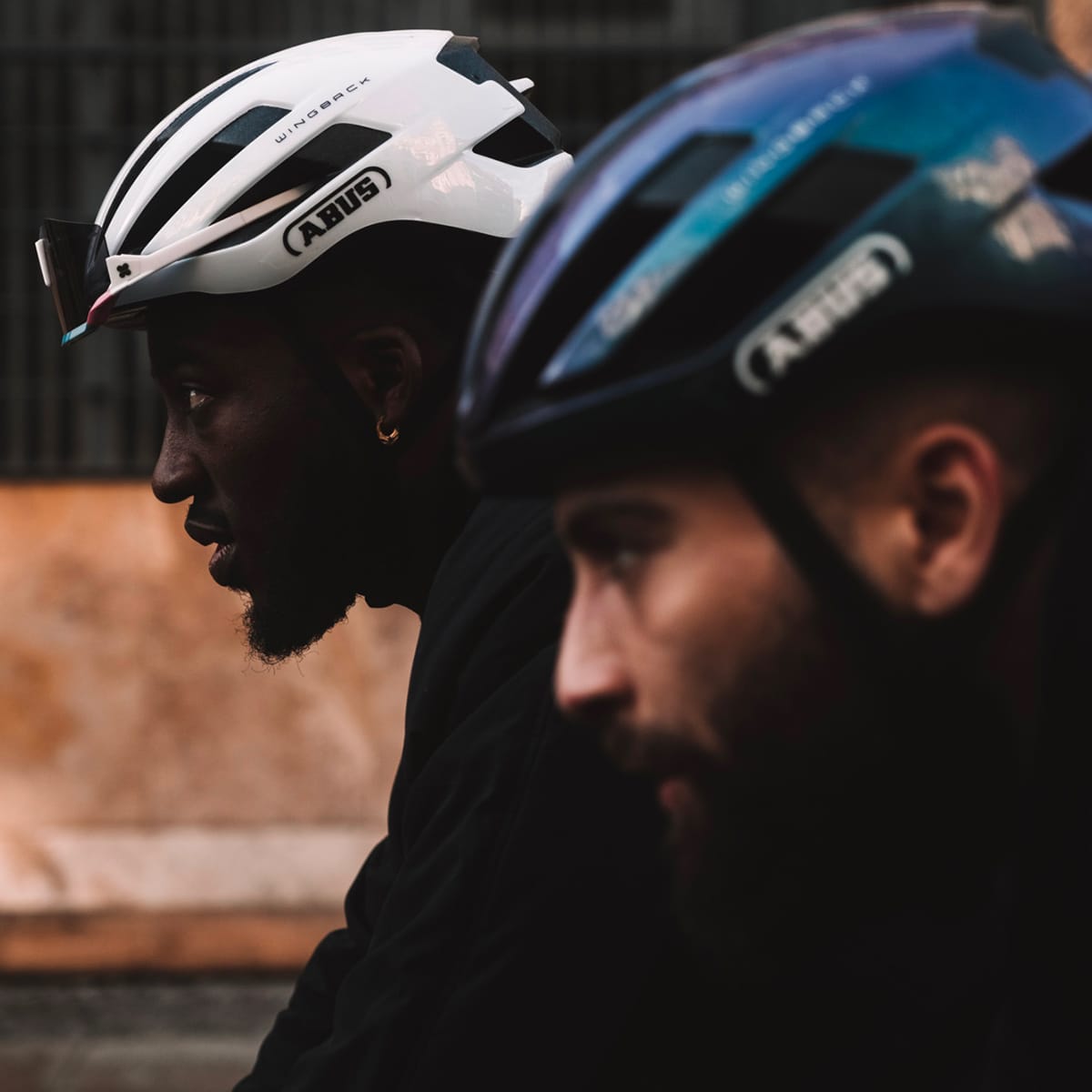 Kask szosowy ABUS WINGBACK biały