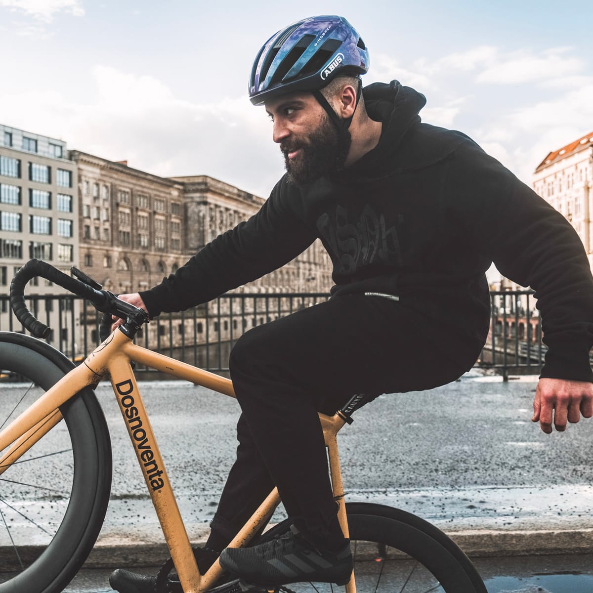 Kask szosowy ABUS WINGBACK fioletowy