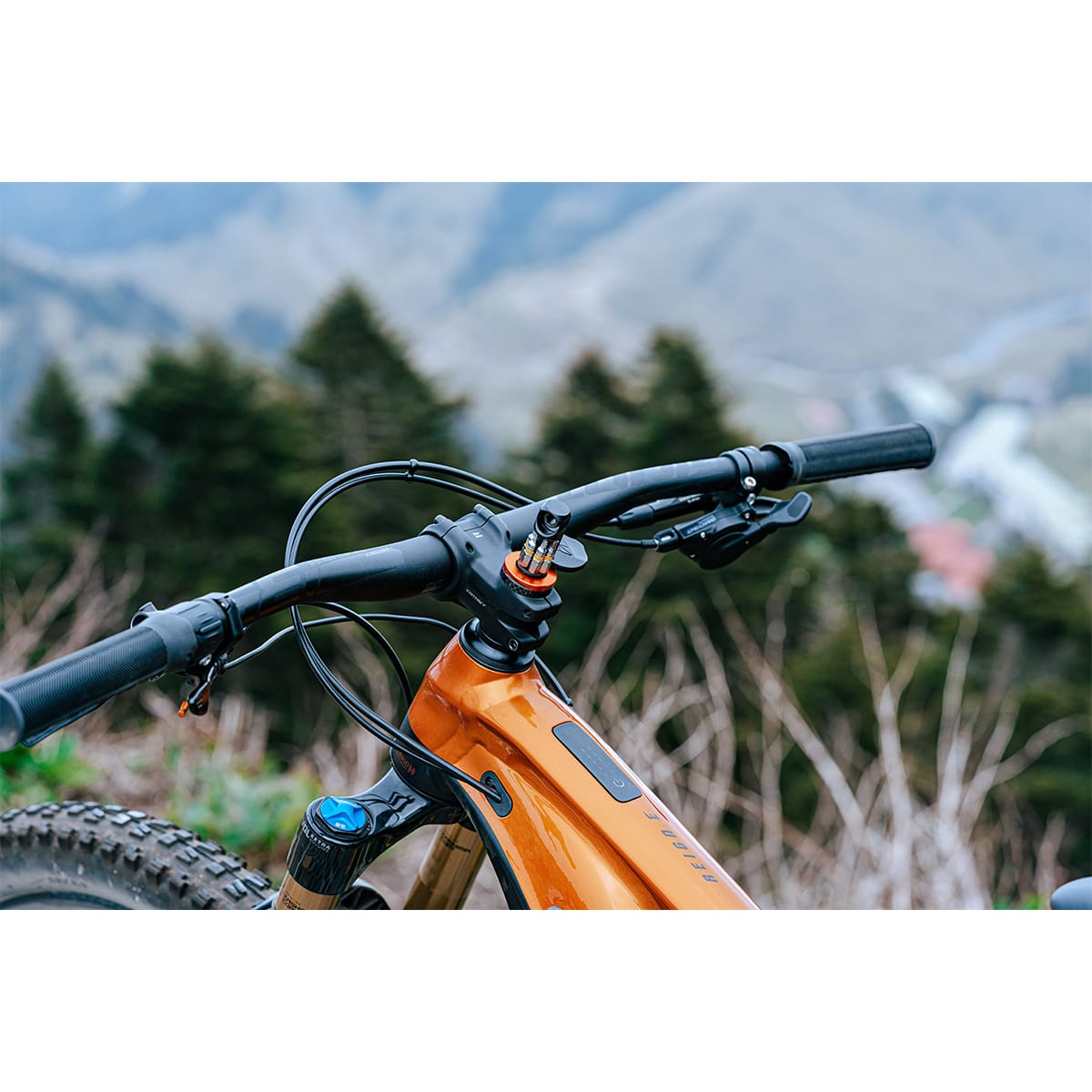 Zintegrowane narzędzie wielofunkcyjne Rura widelca 42 mm Stożkowa GRANITE DESIGN STASH RT (10 narzędzi) Czarny