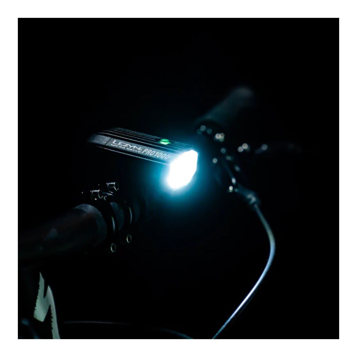 Lampka przednia LEZYNE MICRO DRIVE PRO 1000+ czarna