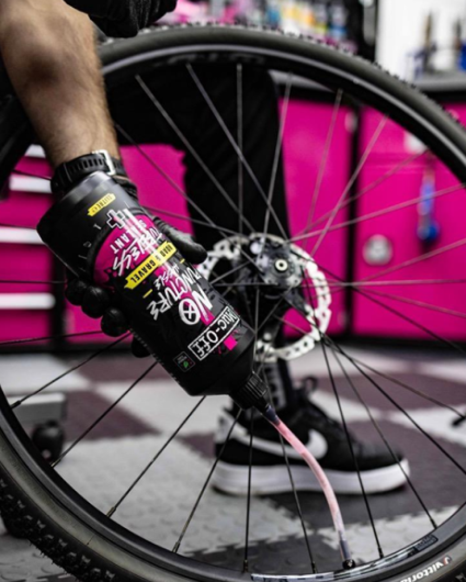 MUC-OFF Road & Gravel Preventive Liquid (500 ml)