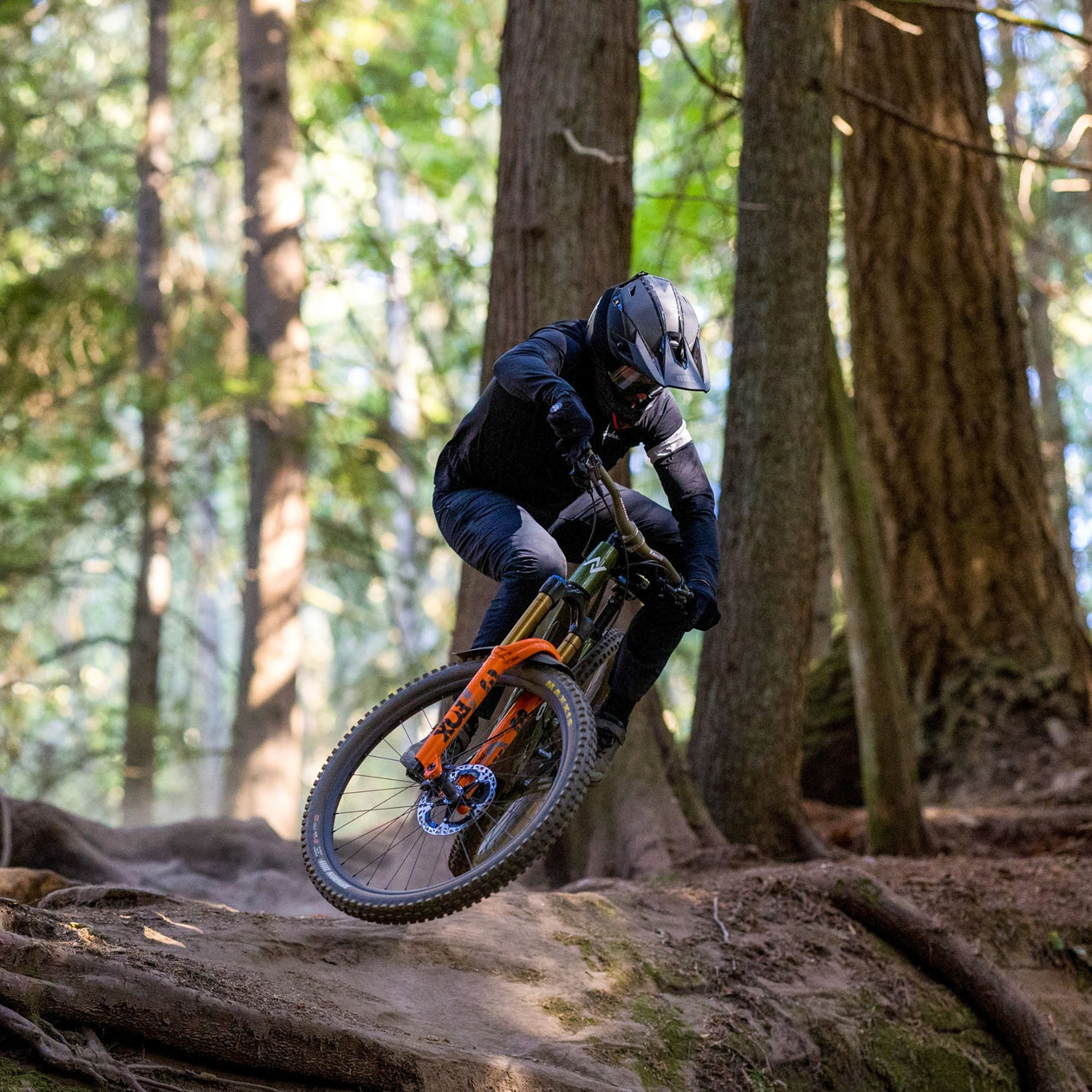 Kask MTB BELL FULL-10 MIPS SPHERICAL czarny