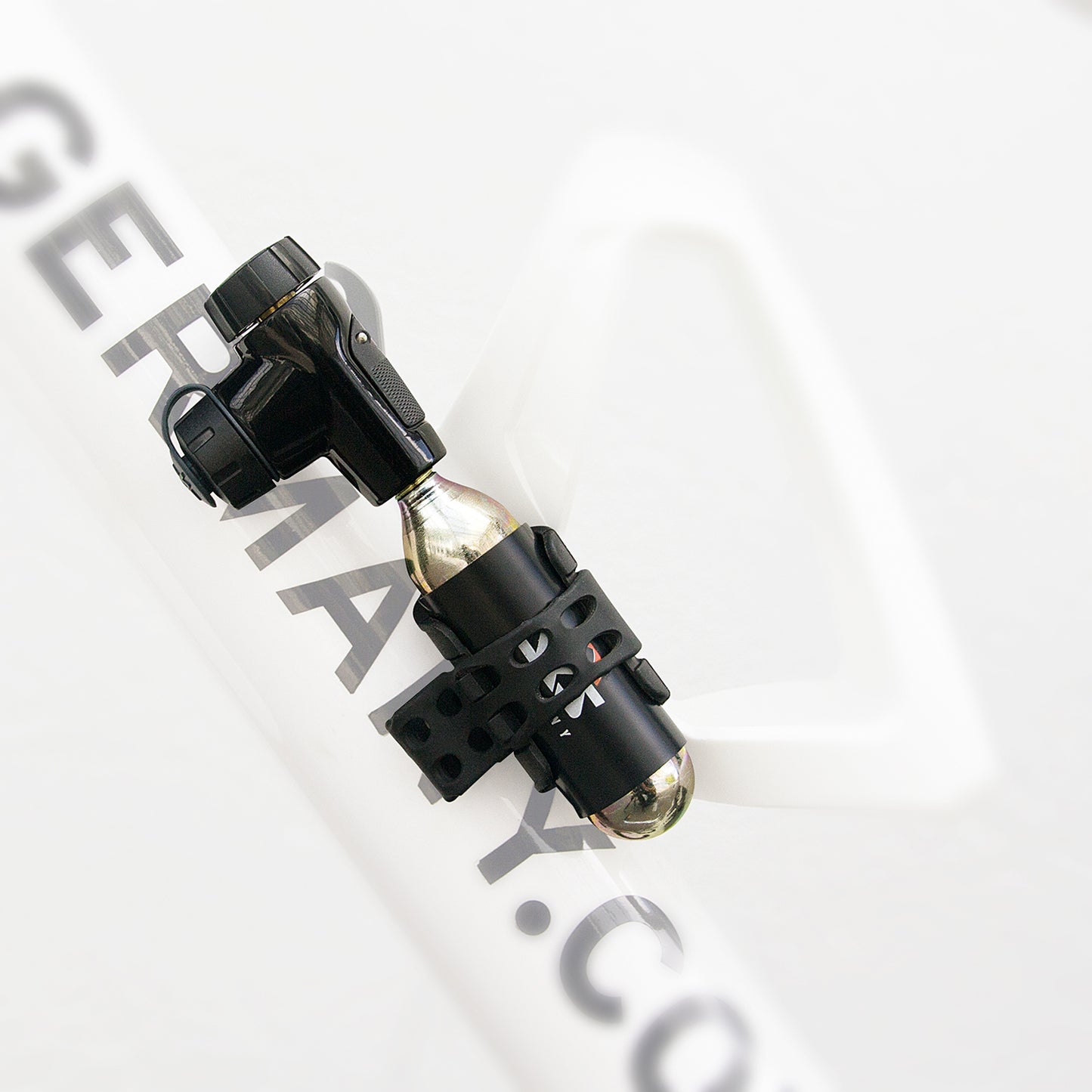 Zapalnik CO2 SKS GERMANY AIRBUSTER + gwintowany nabój CO2 16 g (x1)