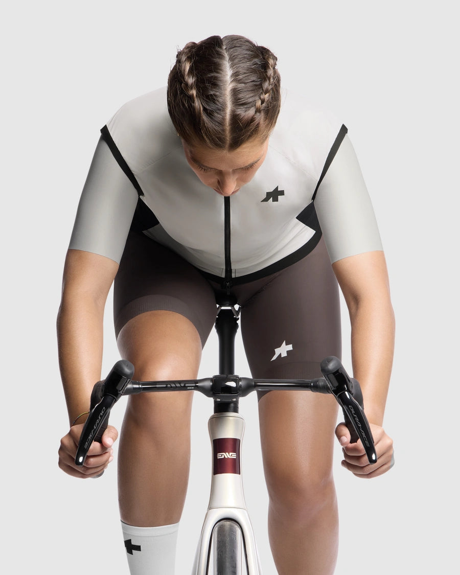 ASSOS UMA GT WIND S11 Damska kurtka bez rękawów Almond Milk
