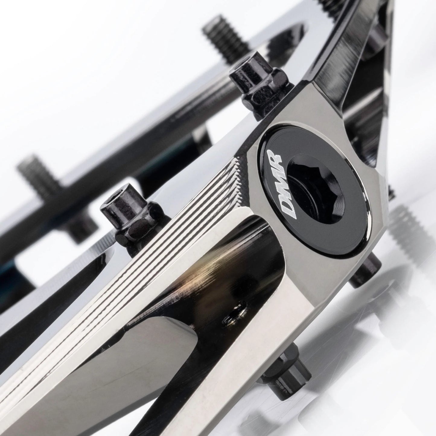 Płaskie pedały DMR VAULT Chrome Black
