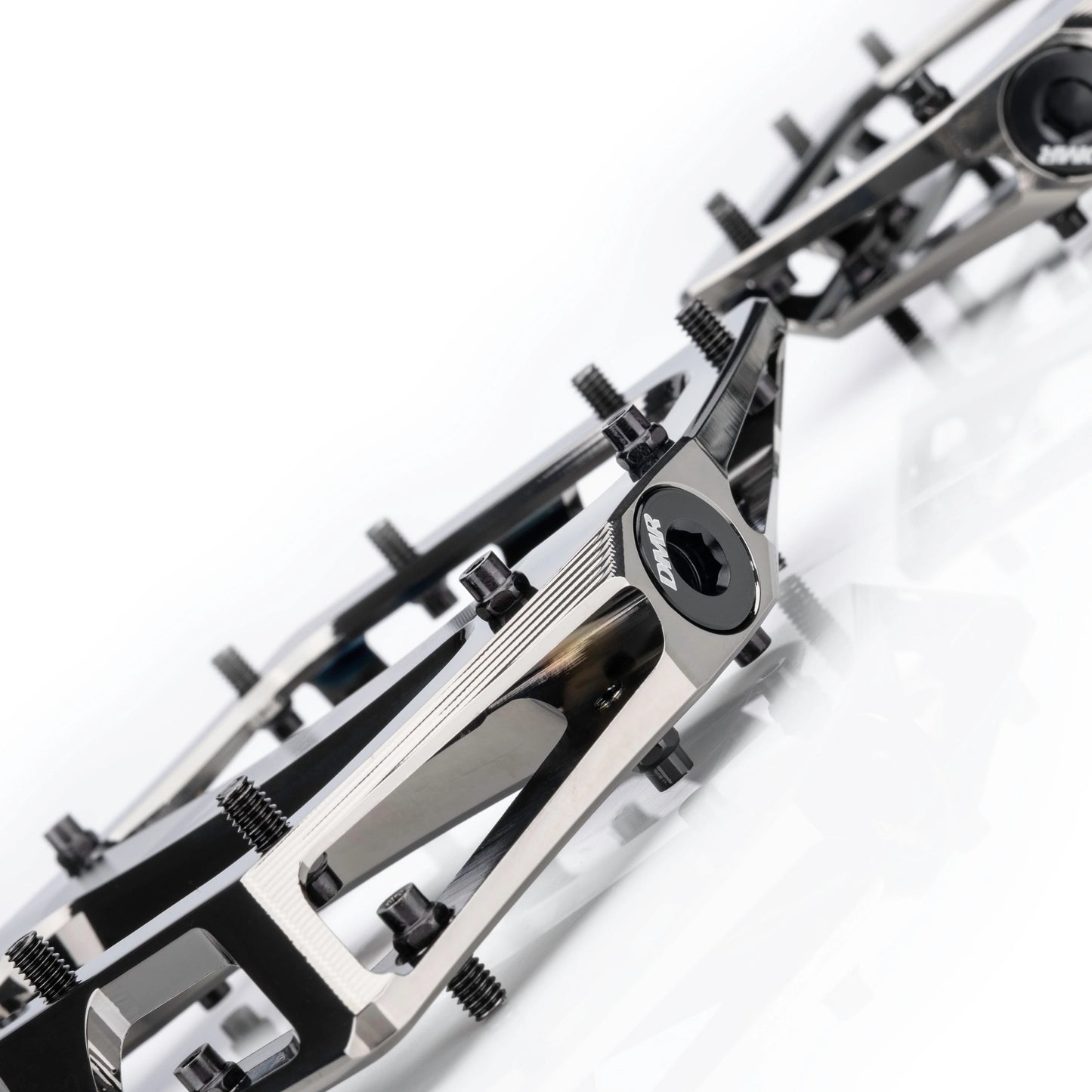 Płaskie pedały DMR VAULT Chrome Black