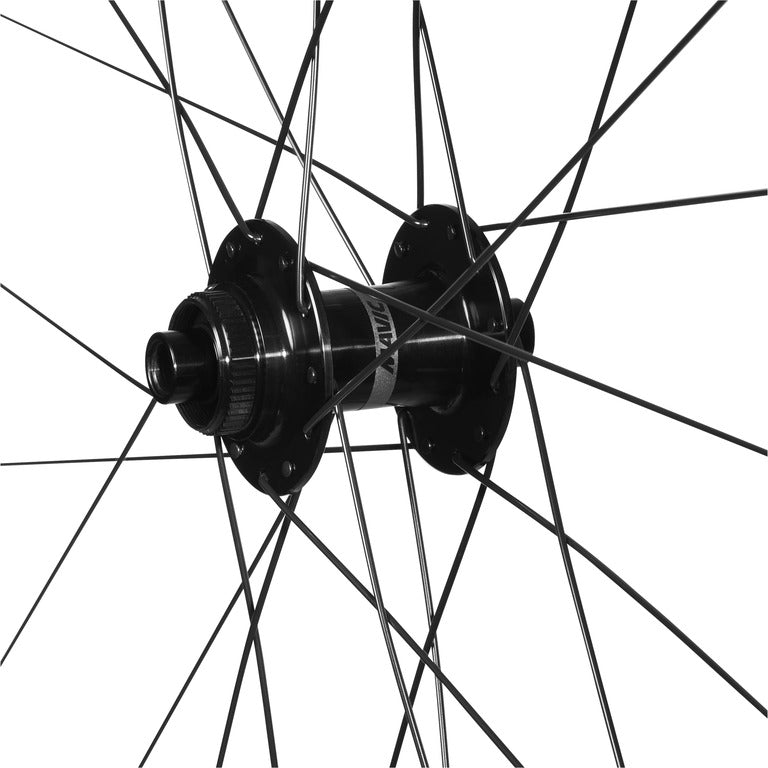 Para kół MAVIC AKSIUM 1 DISC przystosowanych do jazdy bezdętkowej (centralna blokada)