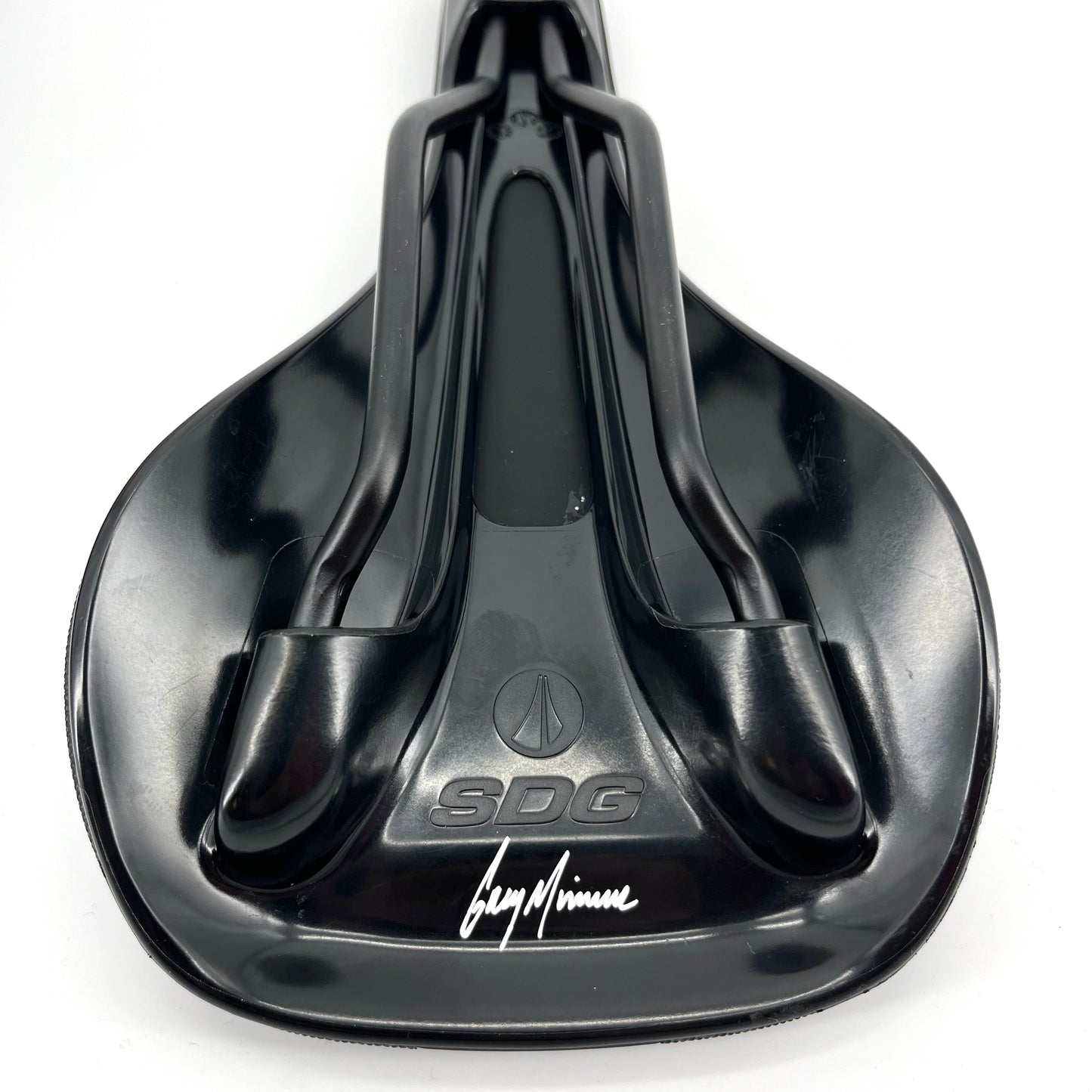 Siodełko CAST WIN MILL Greg Minnaar Signature Rails Lux Alloy