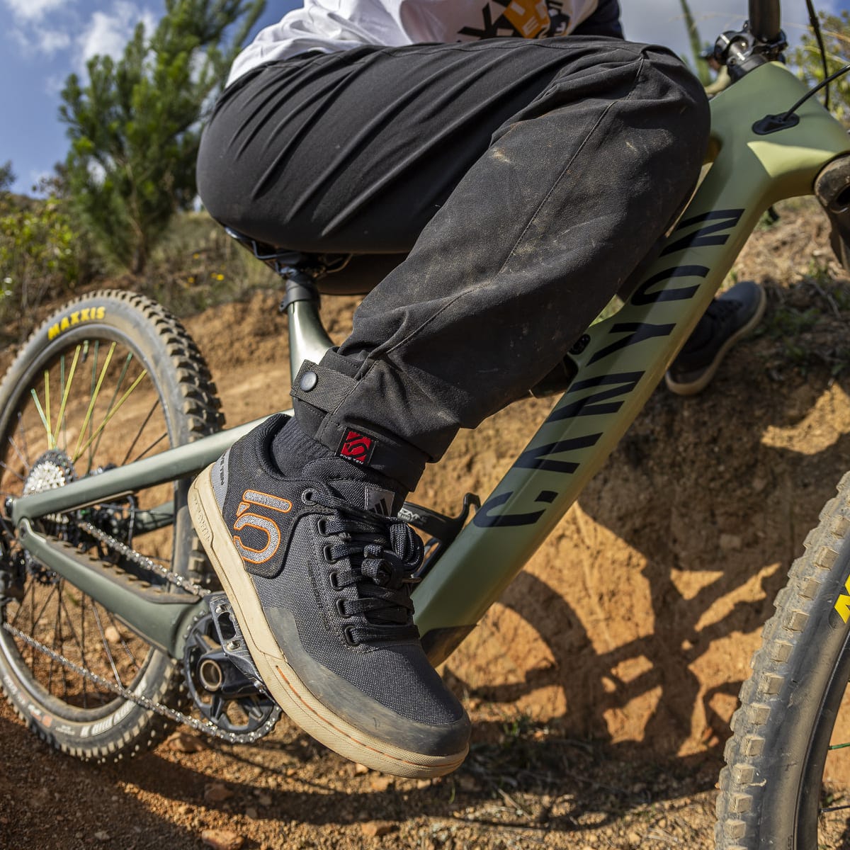 ADIDAS FIVE TEN FREERIDER PRO CANVAS damskie buty MTB szary/czarny 2025