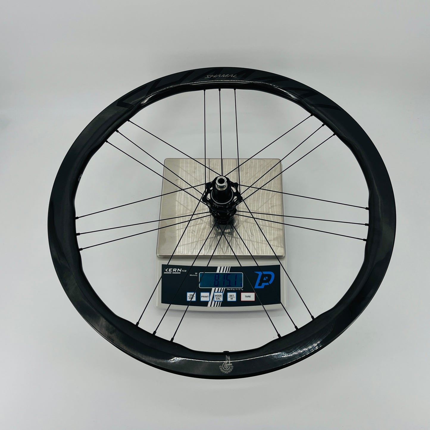 Para kół CAMPAGNOLO SHAMAL DUAL PROFILE CARBON C23 przystosowanych do jazdy bezdętkowej (centralna blokada)