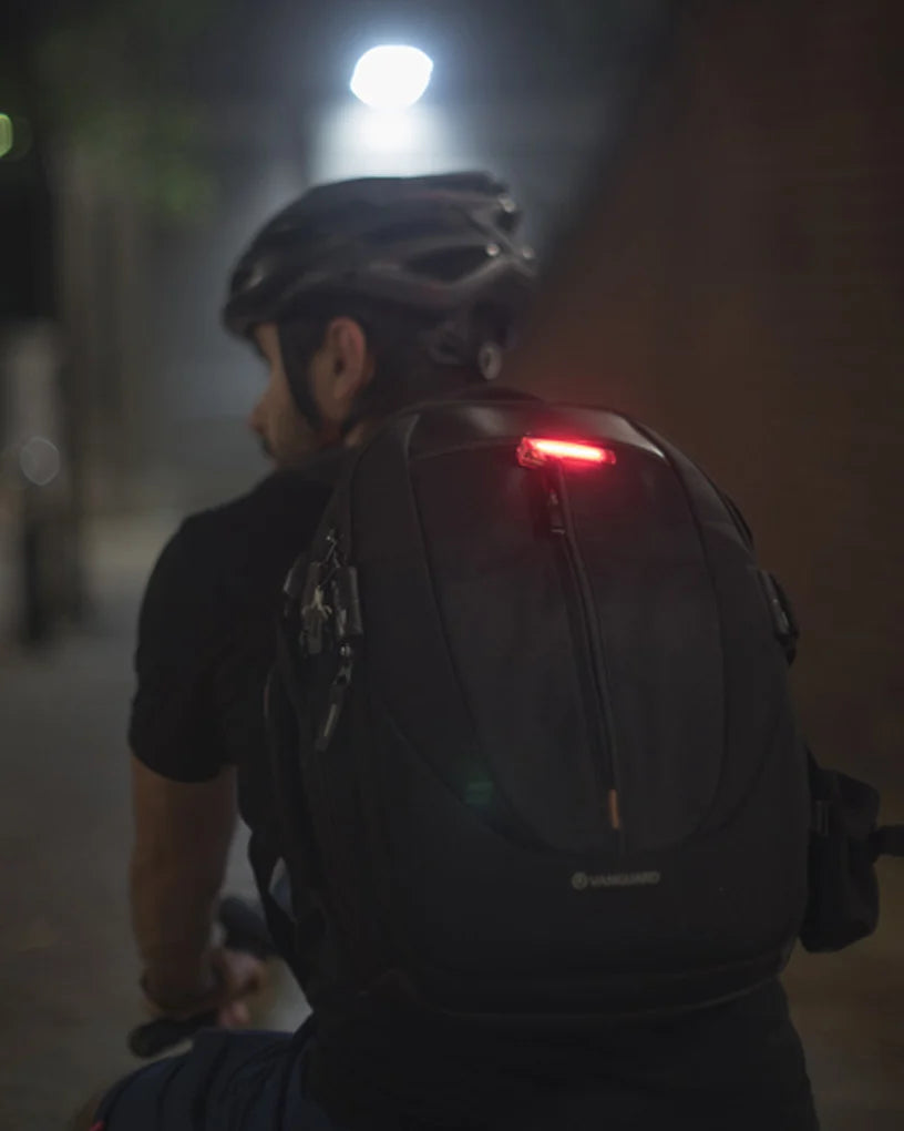 Lampa tylna KNOG PLUS REAR 20 lumenów czarna