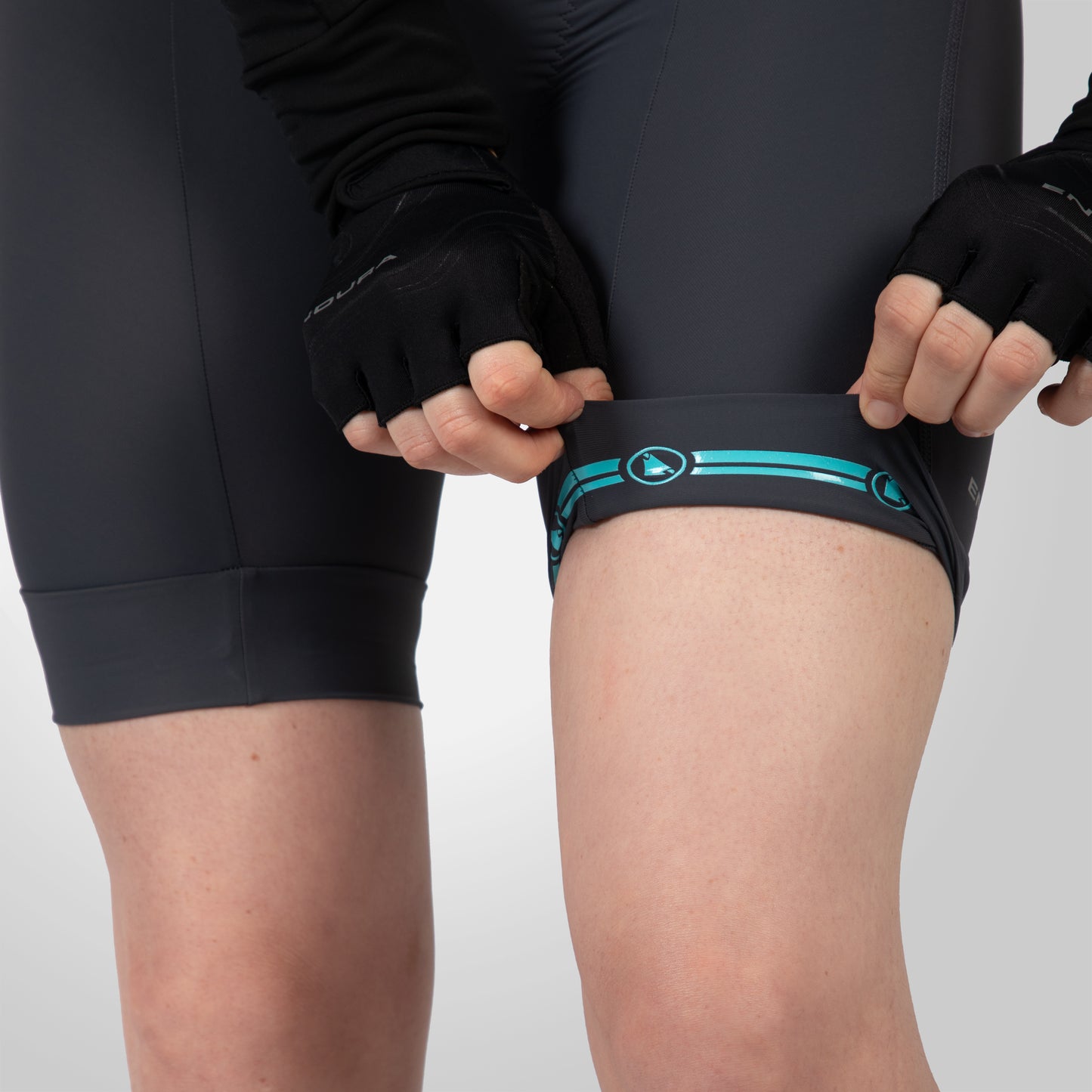 Women's ENDURA XTRACT LITE Bib Tight Grey 2025