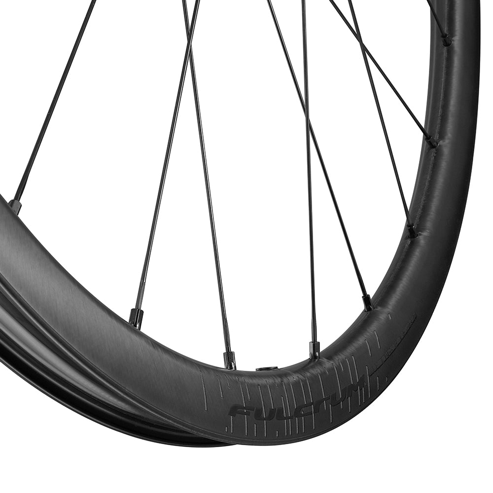 Pair of FULCRUM RAPID RED CARBON 700c Tubless Ready Center lock wheels)