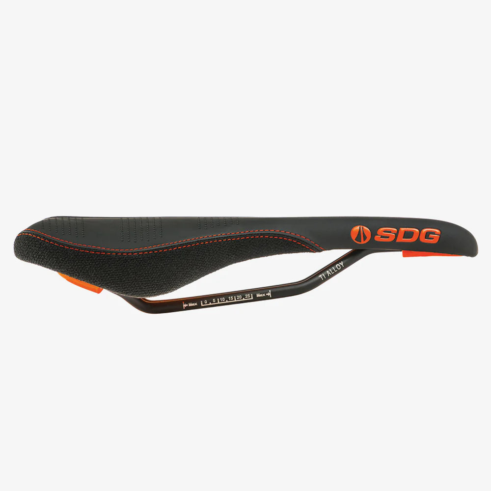 Siodełko SDG RADAR MTN Rails Titanium-Aluminium czarny/pomarańczowy