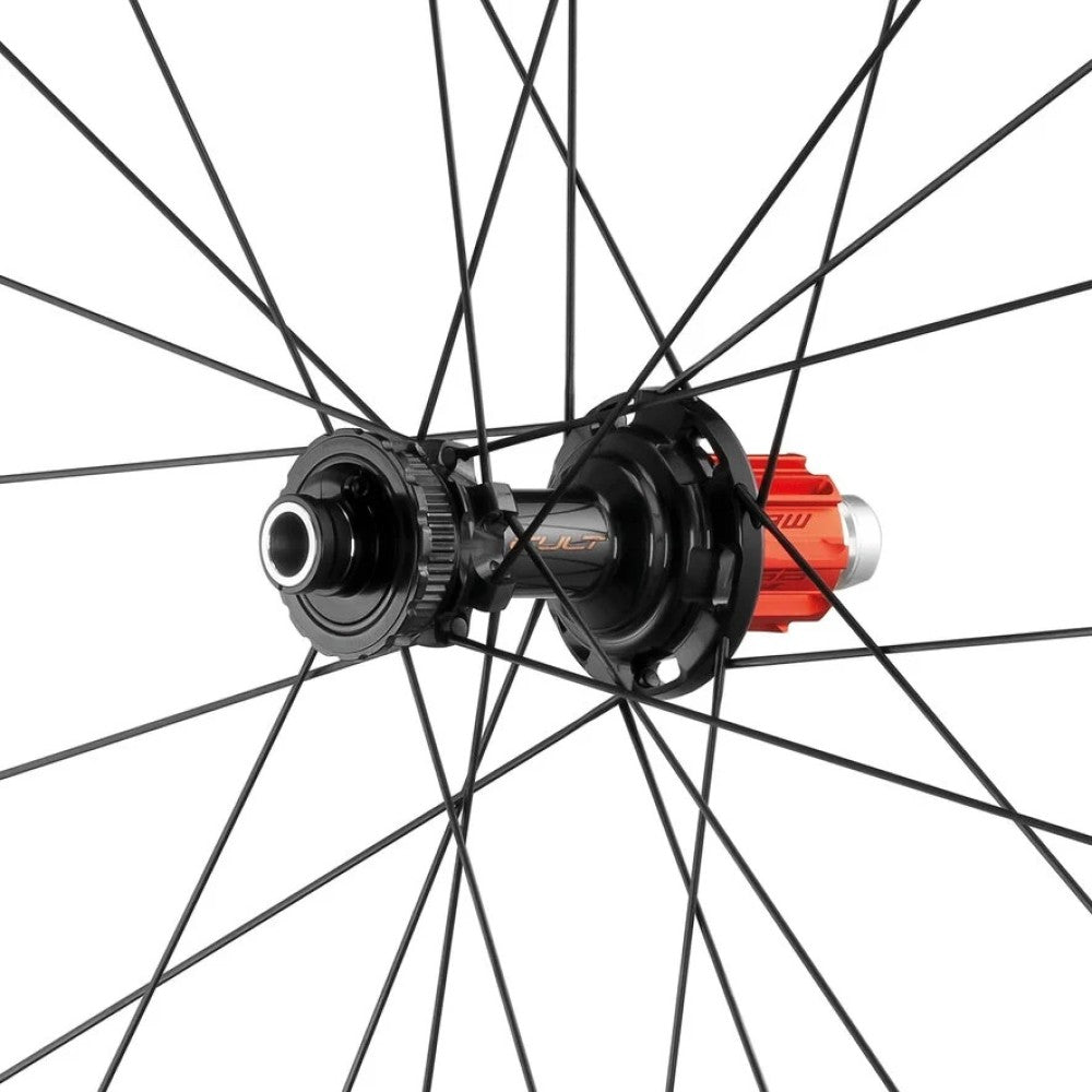 Para kół CAMPAGNOLO HYPERON ULTRA DISC przystosowanych do jazdy bezdętkowej (centralna blokada)