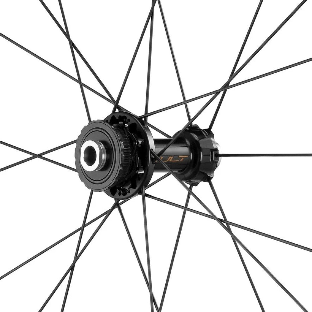 Para kół CAMPAGNOLO HYPERON ULTRA DISC przystosowanych do jazdy bezdętkowej (centralna blokada)