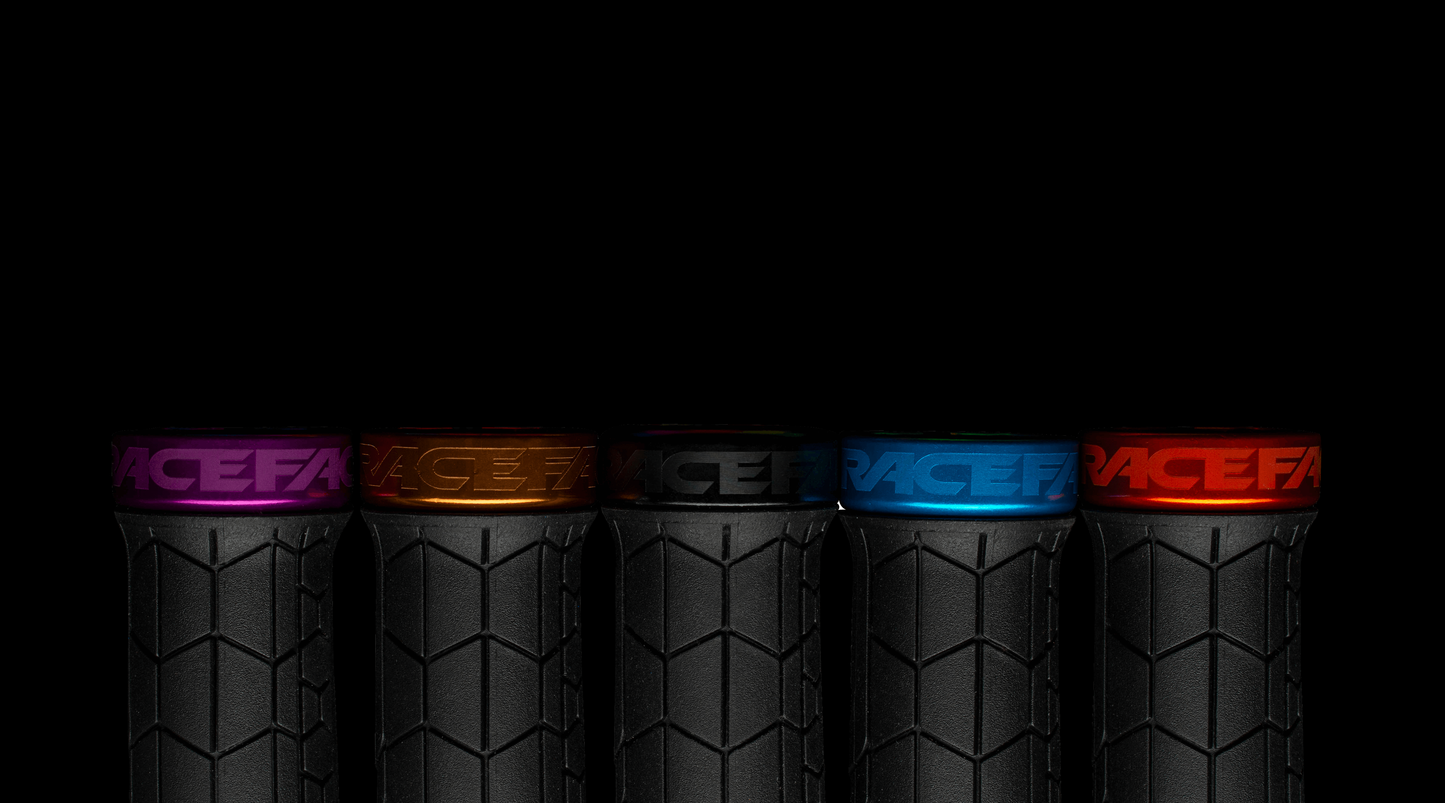 Chwyty RACE FACE GETTA Lock-On 135 mm czarny/złoty