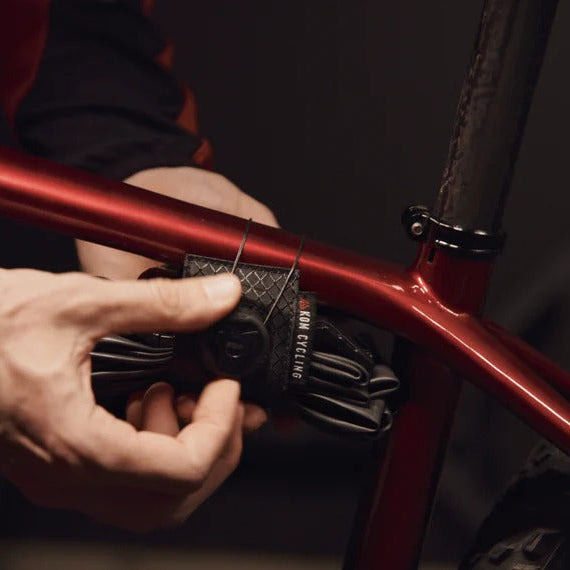Uniwersalny pasek KOM CYCLING TUBE STRAP
