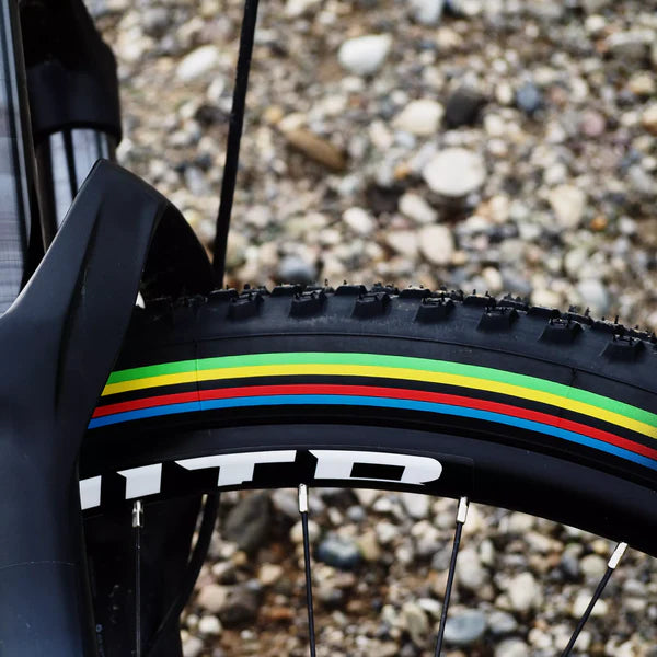 VITTORIA MEZCAL XC 29X2.35 "UCI Rainbow Edition" Tubeless Ready Soft Black tire