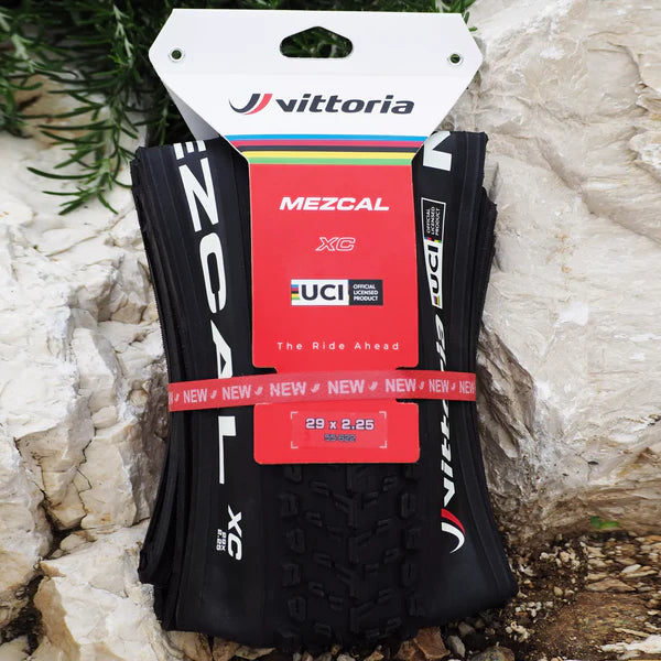 VITTORIA MEZCAL XC 29X2.35 "UCI Rainbow Edition" Tubeless Ready Soft Black tire