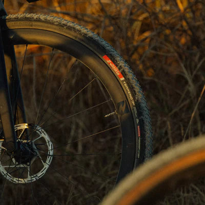 VITTORIA TERRENO T90 MUD 700x45c Gravel Endurance Tubeless Ready Miękka opona w kolorze czarnym