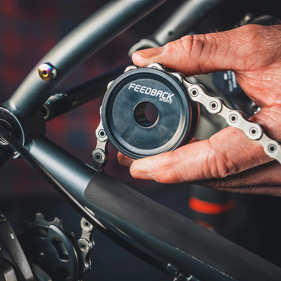 Prowadnica łańcucha do osi przelotowej FEEDBACK SPORTS Thru-Axle Chain Keeper