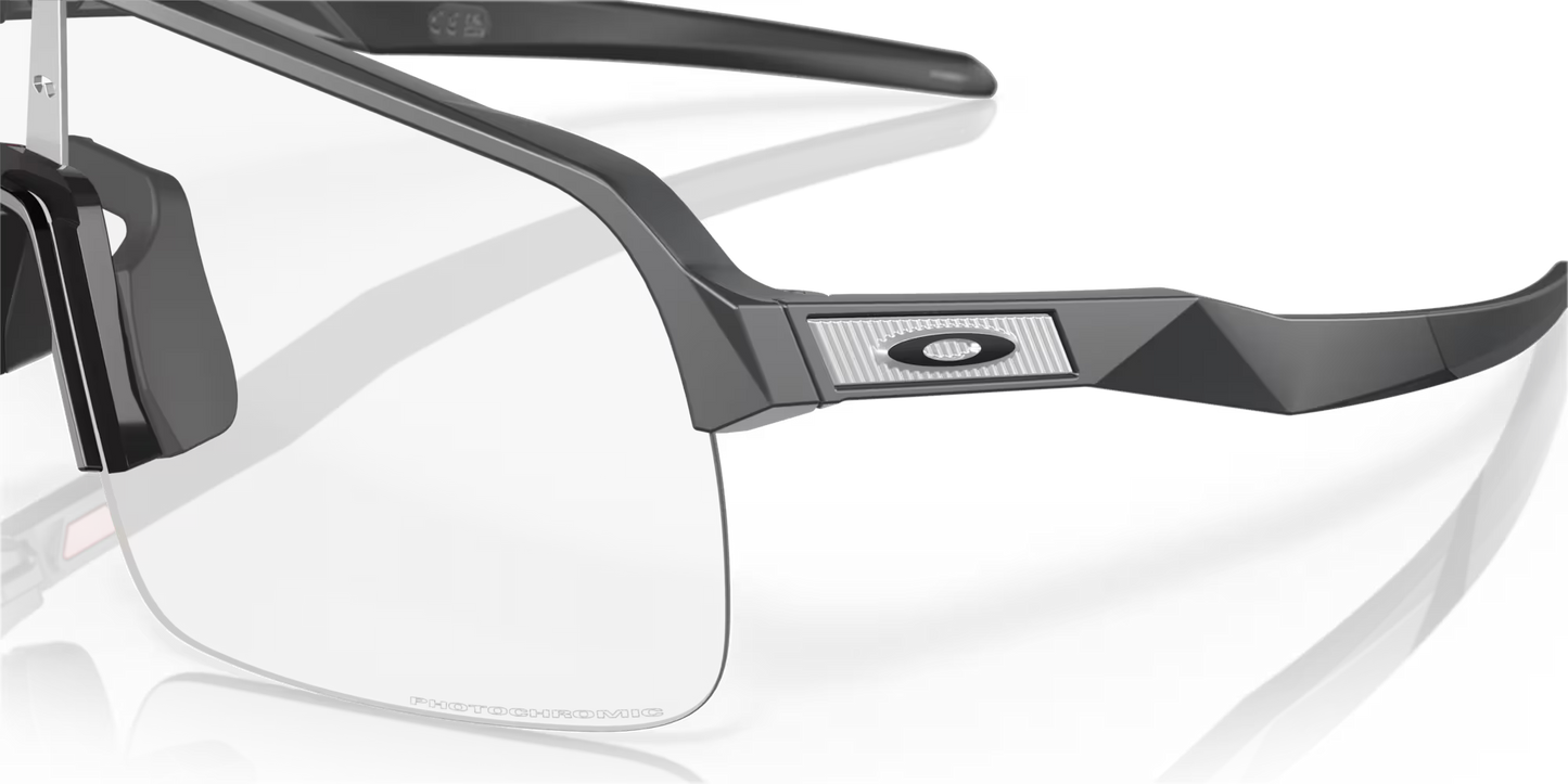 Soczewki fotochromowe OAKLEY SUTRO LITE Matt Carbon Clear - O9463-4539