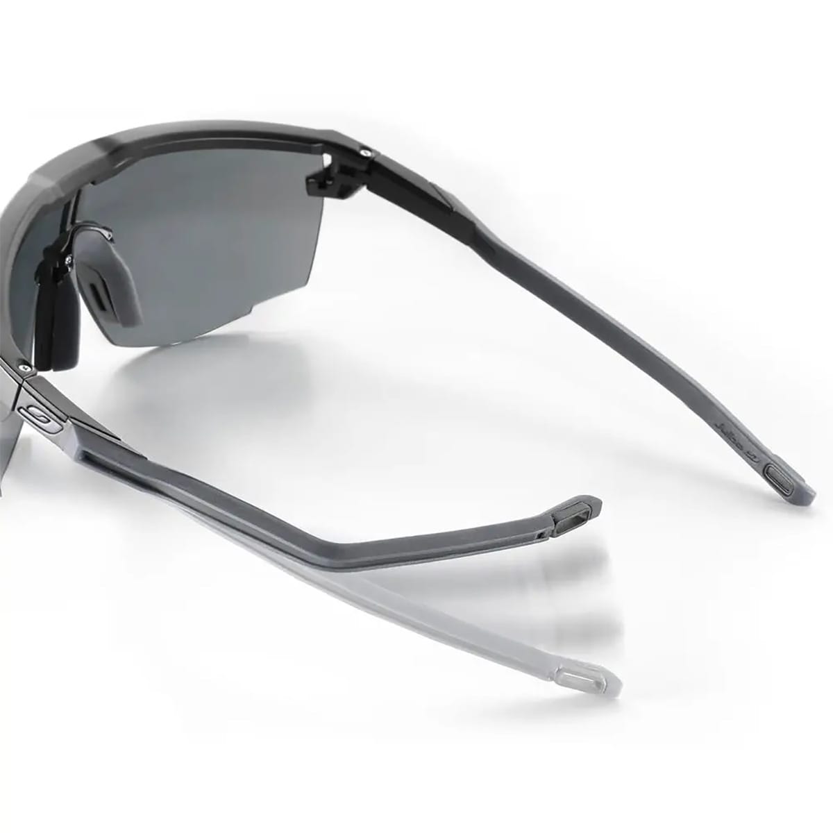 Okulary JULBO ULTIMATE czarne Reactiv fotochromowe