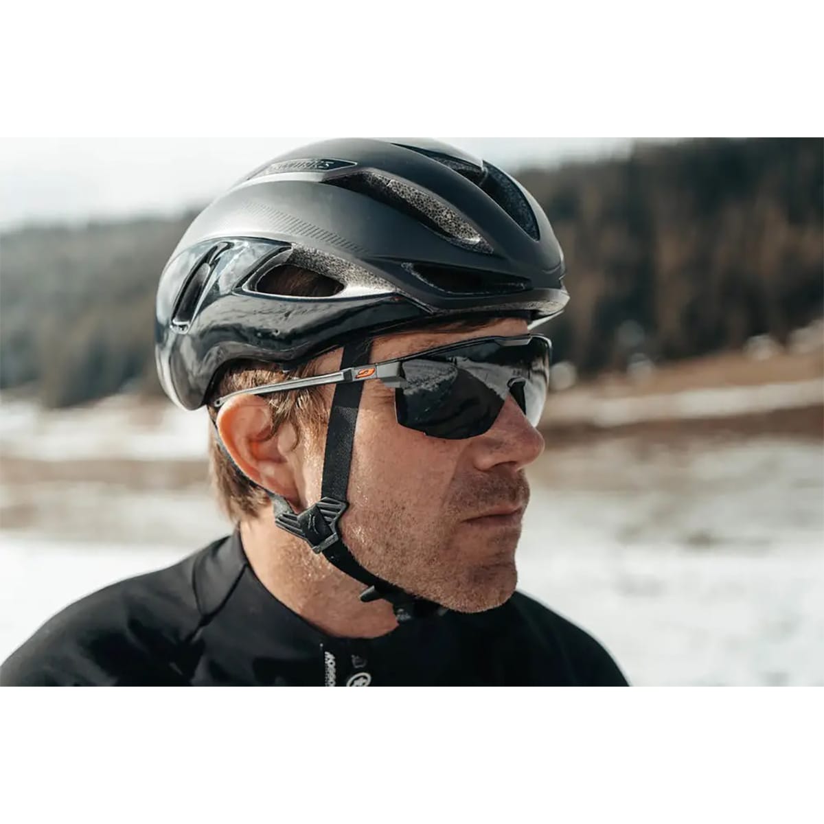 Okulary JULBO ULTIMATE czarne Reactiv fotochromowe