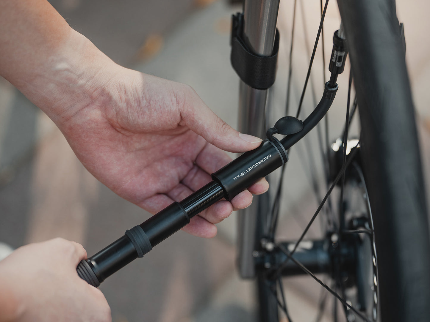 Mini pompka ręczna TOPEAK RACEROCKET HP czarna