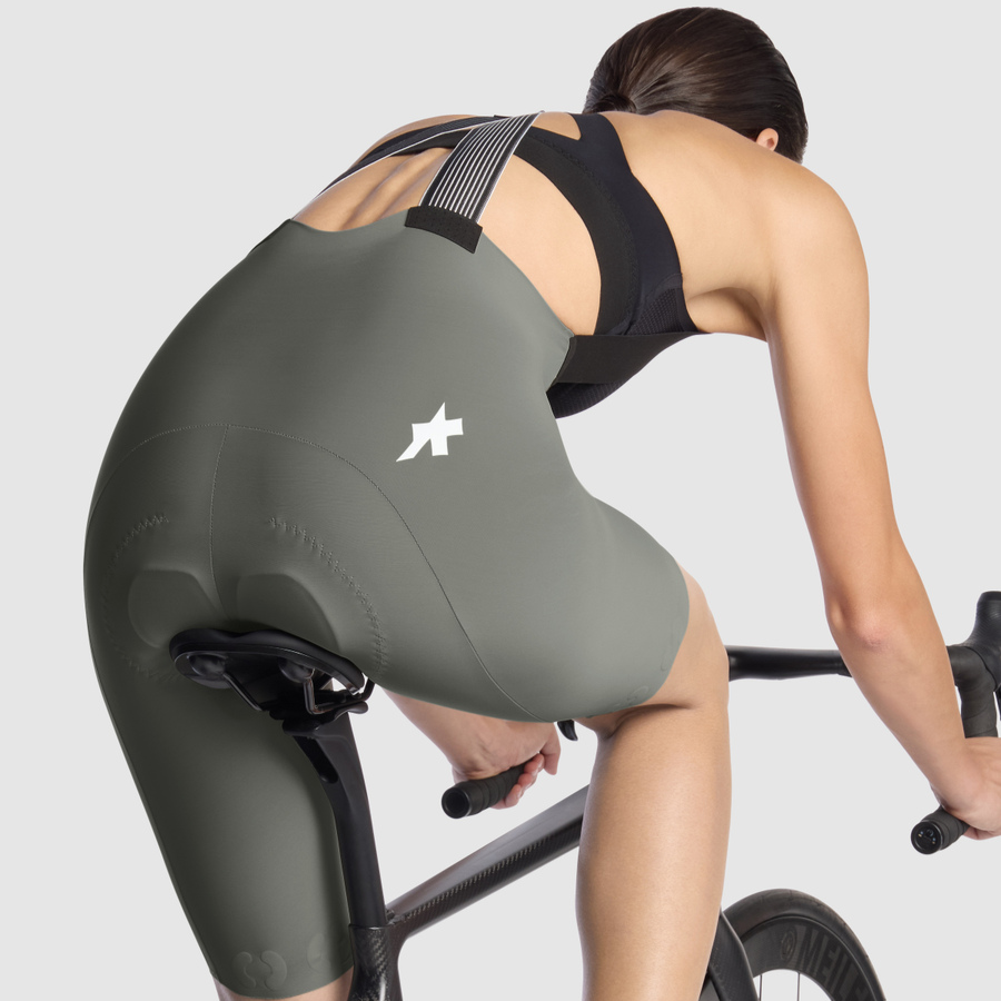 ASSOS DYORA R S11 Spodenki damskie w kolorze khaki