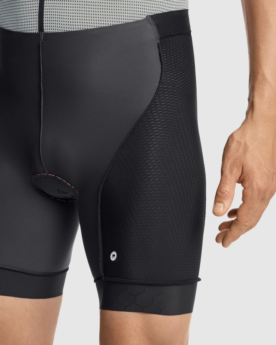 ASSOS TACTICA URBAN T5 Spodenki czarny