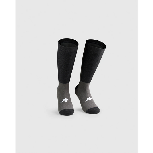 ASSOS TACTICA WINTER T5 Skarpety czarny