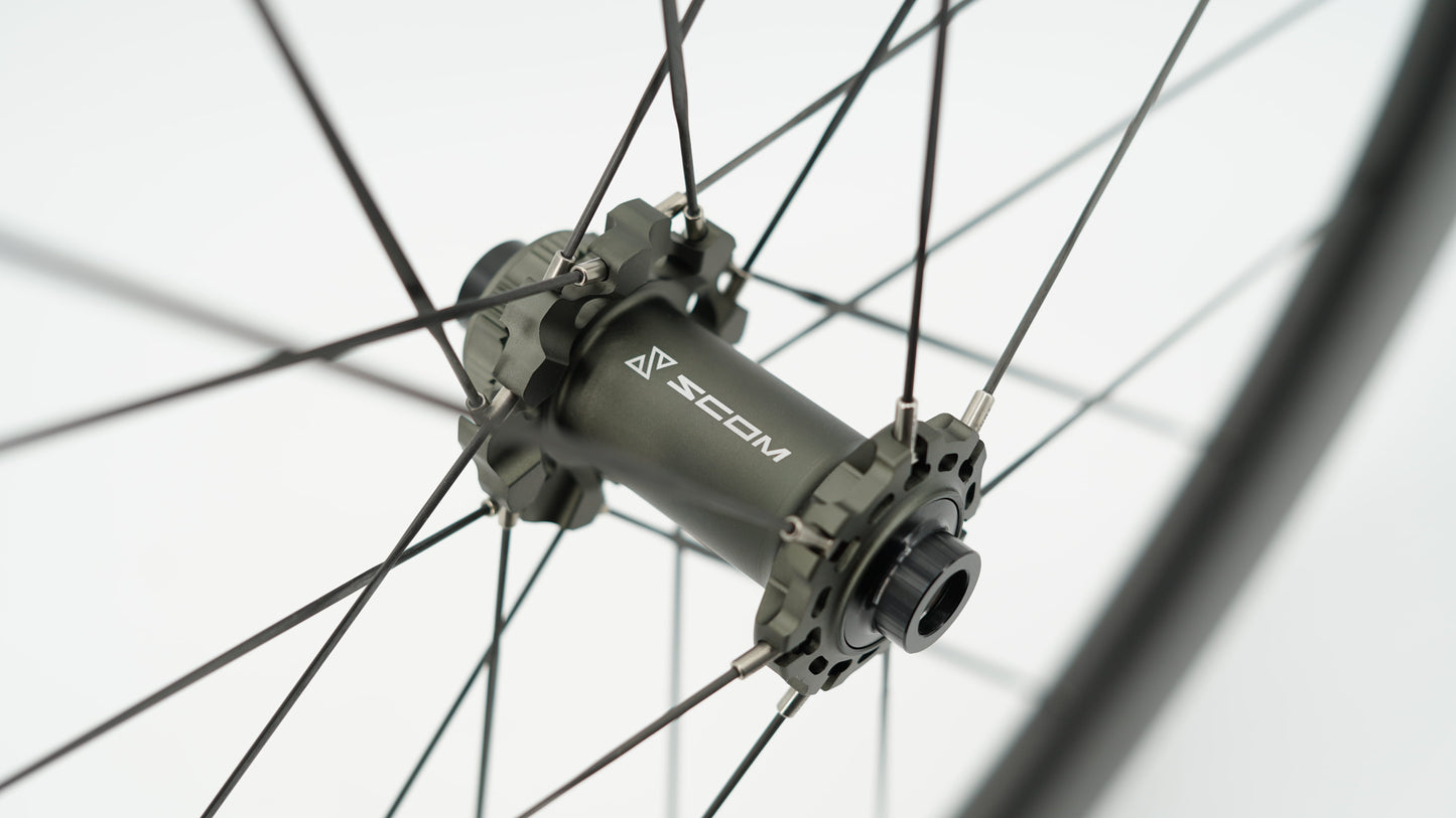 Para kół SCOM ULTRA + Tubeless Ready (centralna blokada)