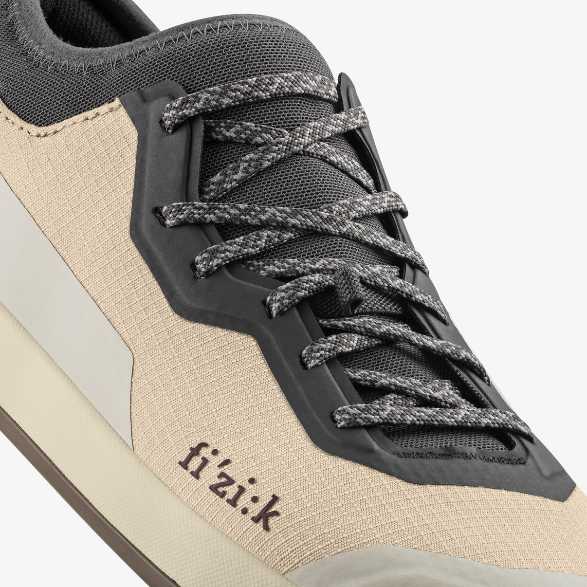 Buty MTB FIZIK VERSOR 2 FLAT biało-szare