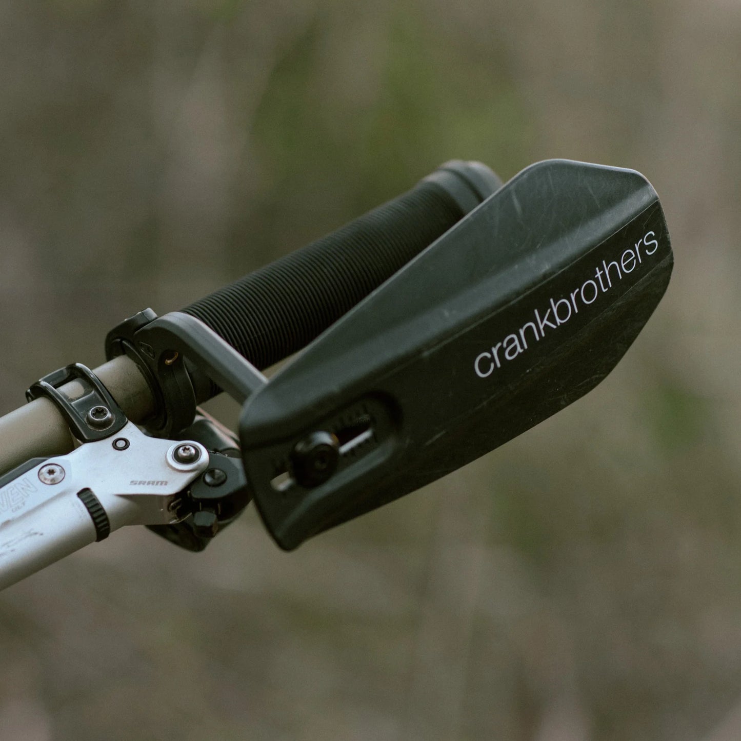 CRANKBROTHERS Guardian Integrated handguard