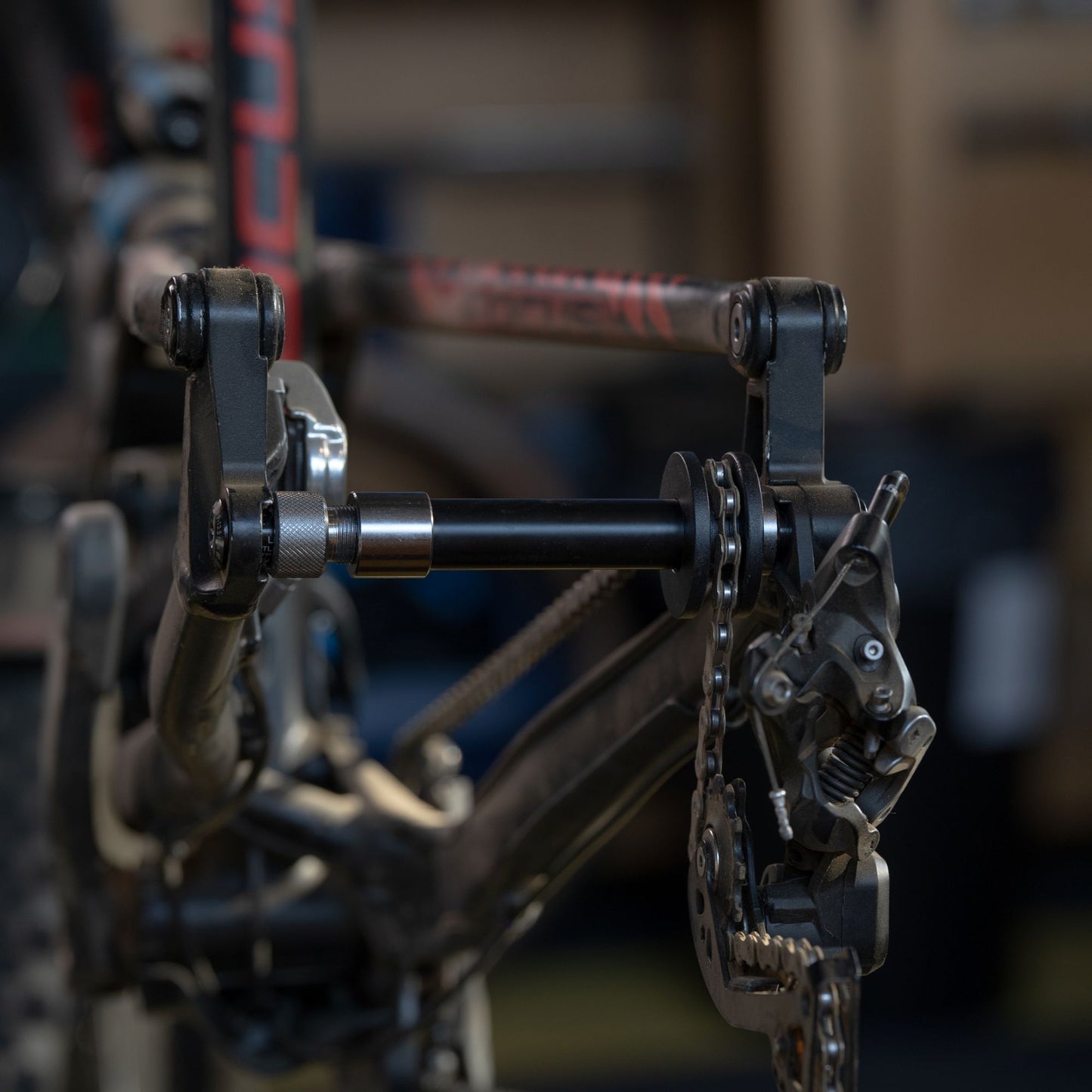 PBS TOOLS Regulowany wspornik łańcucha dla sworznia 12 mm