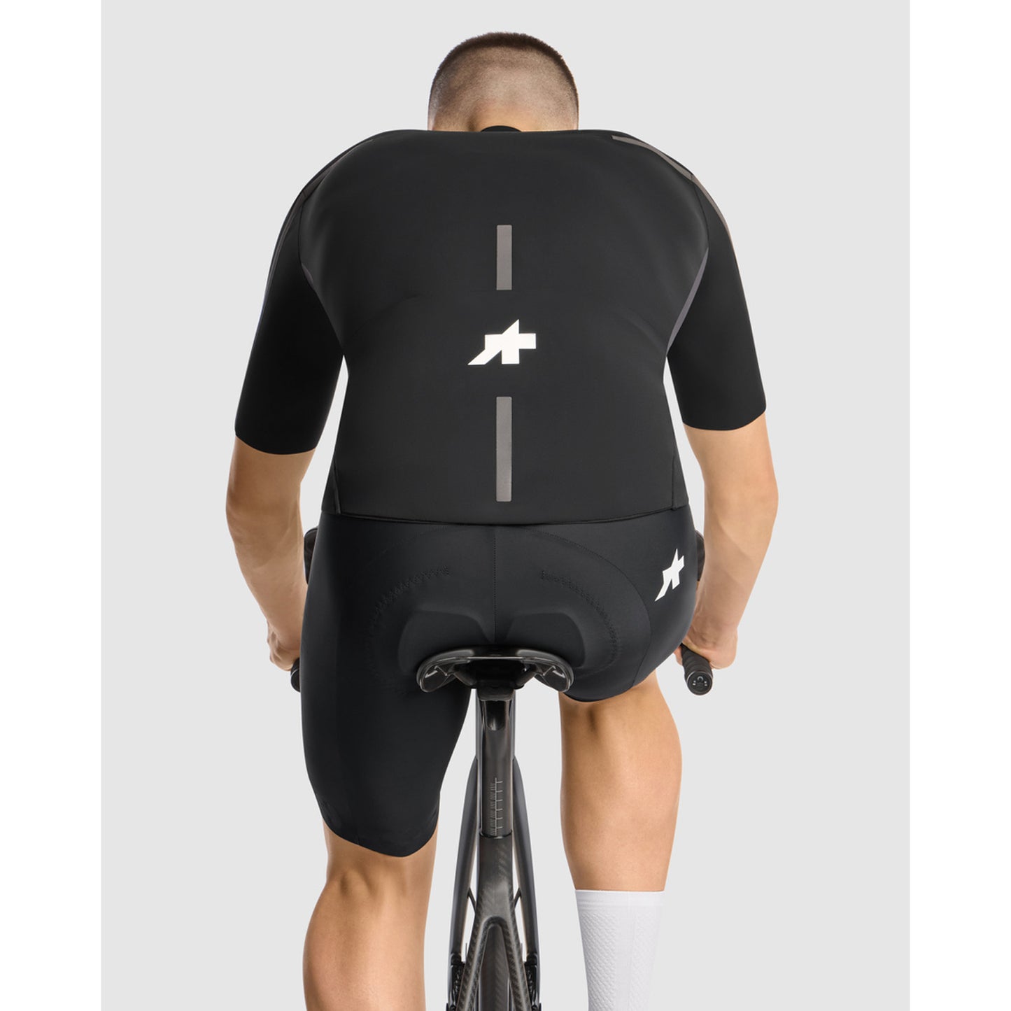 Kurtka ASSOS EQUIPE R Rain S11 z czarnej serii
