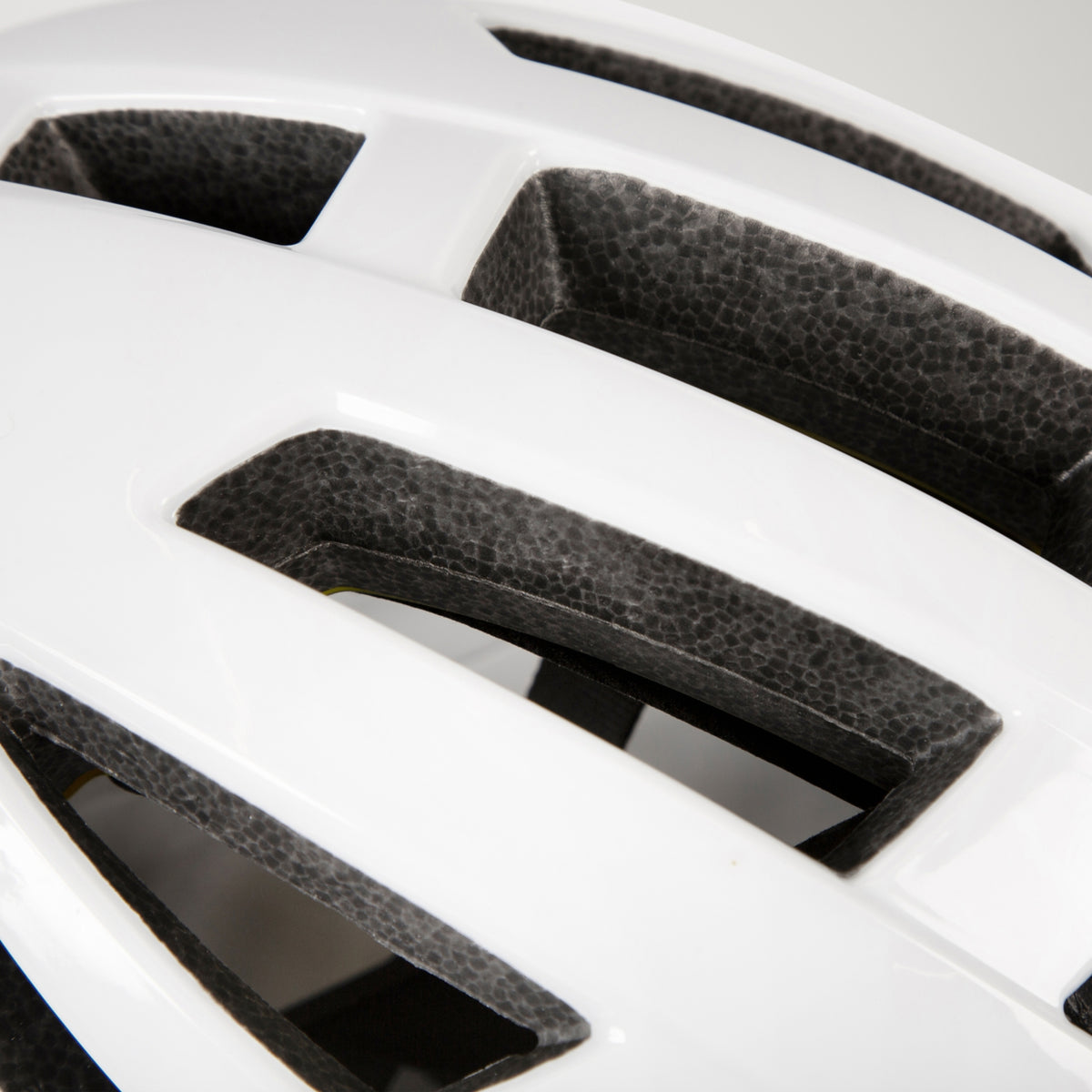 Kask szosowy ENDURA FS260-PRO Biały