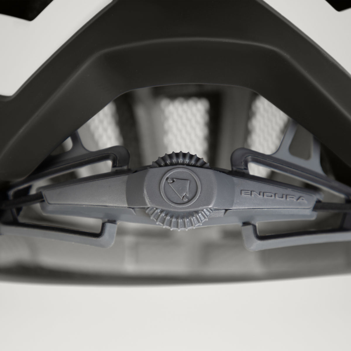 Kask szosowy ENDURA XTRACT MIPS Biały