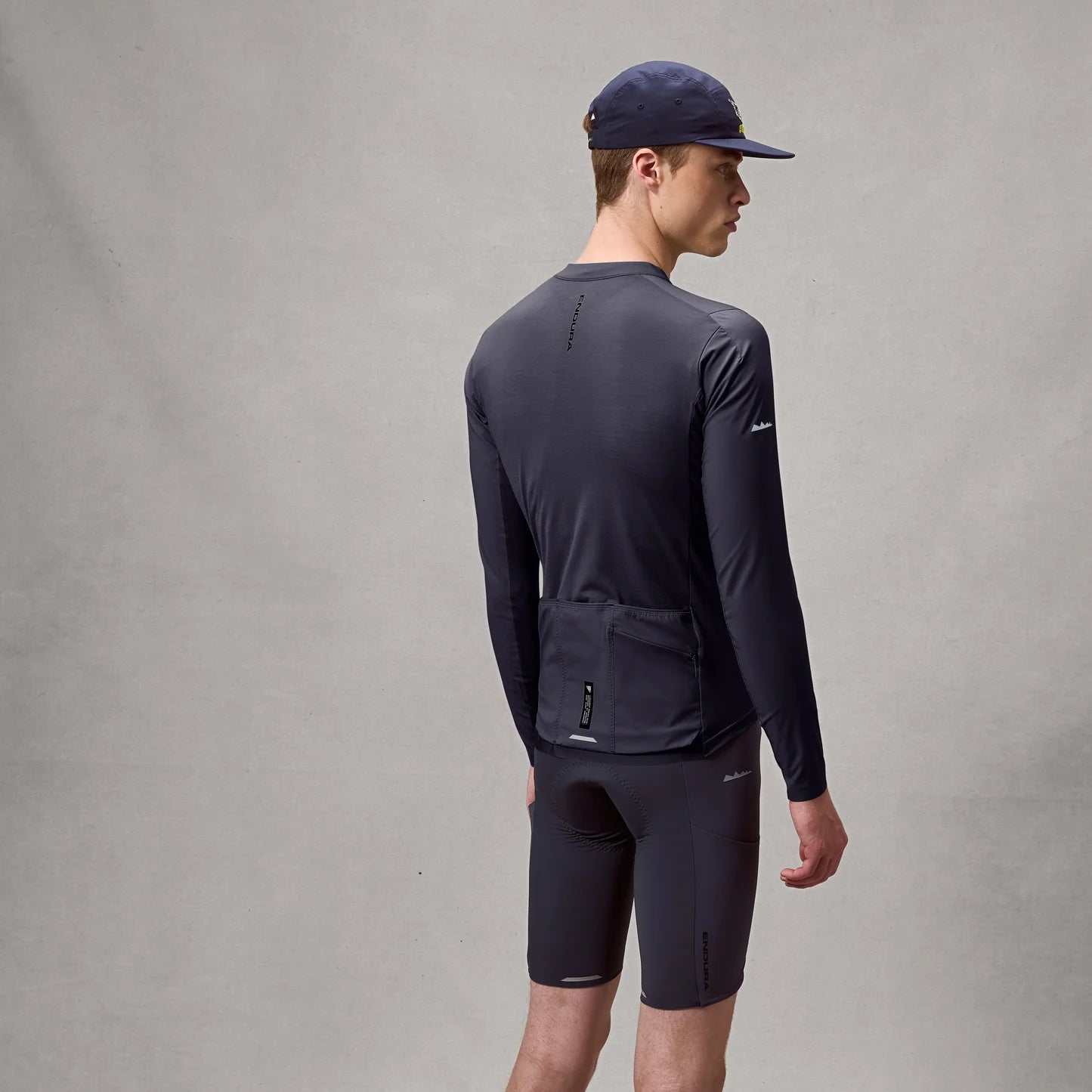 Koszulka ENDURA ALLTRACK RIDE Długi Rękaw Carbon Szary