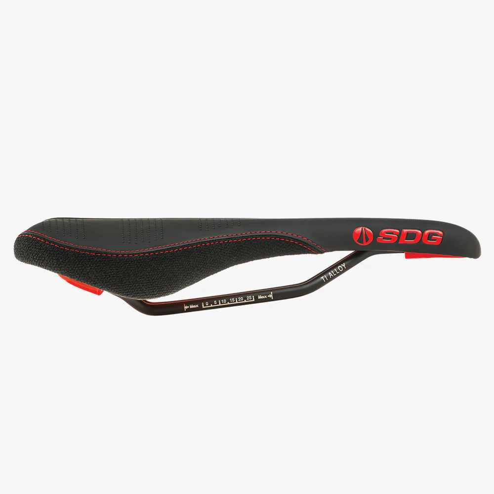 Siodełko SDG RADAR MTN Rails Titanium-Alu czarne/czerwone