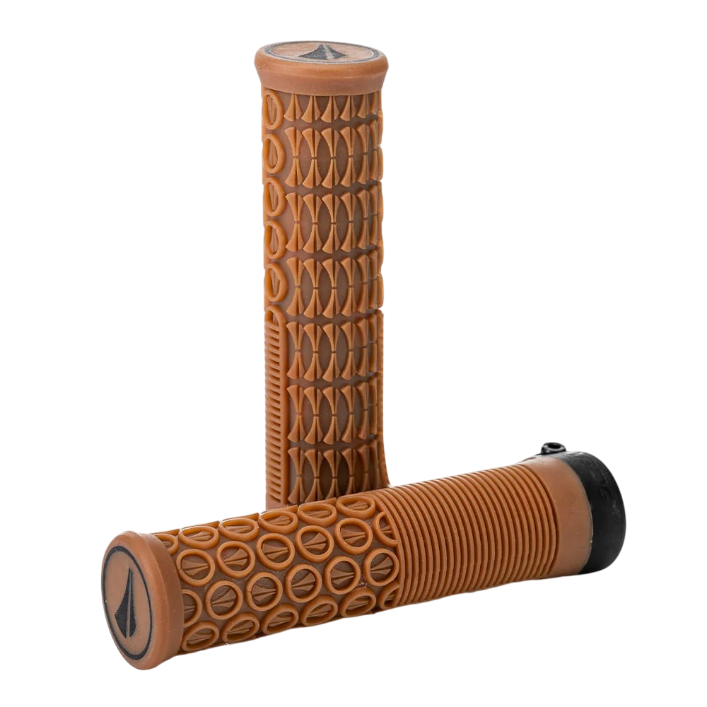 Chwyty SDG THRICE 136 mm Guma brązowa