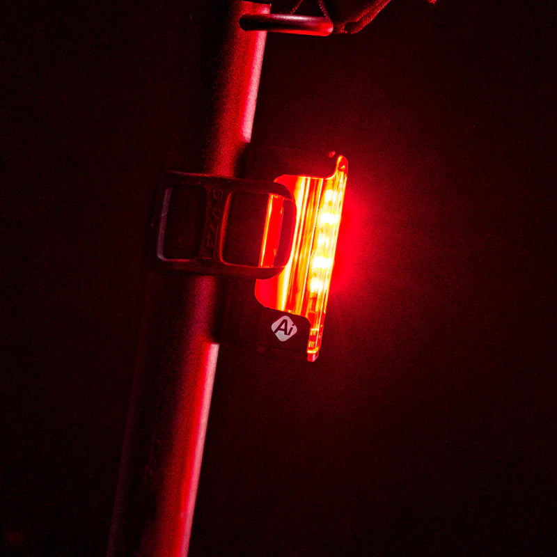 Lampa tylna LEZYNE STRIP PRO Ai ALERT 400+