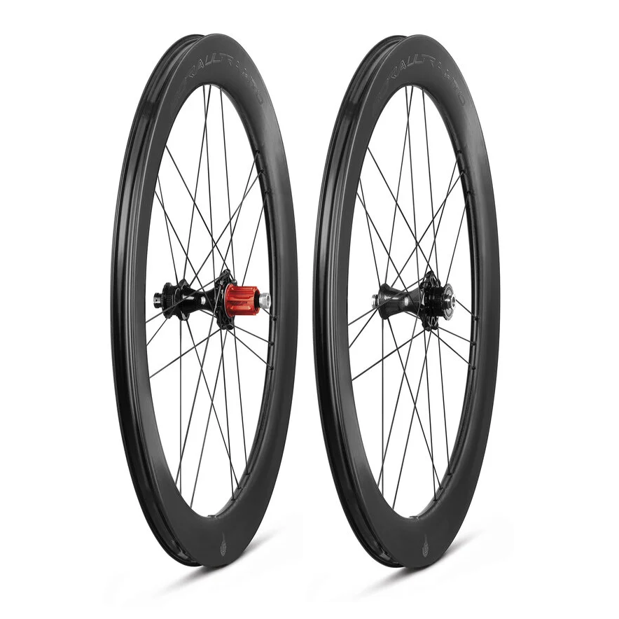 Para chromowanych kół CAMPAGNOLO BORA ULTRA WTO 60 C23 DISC przystosowanych do montażu bezdętkowego (Center Lock)