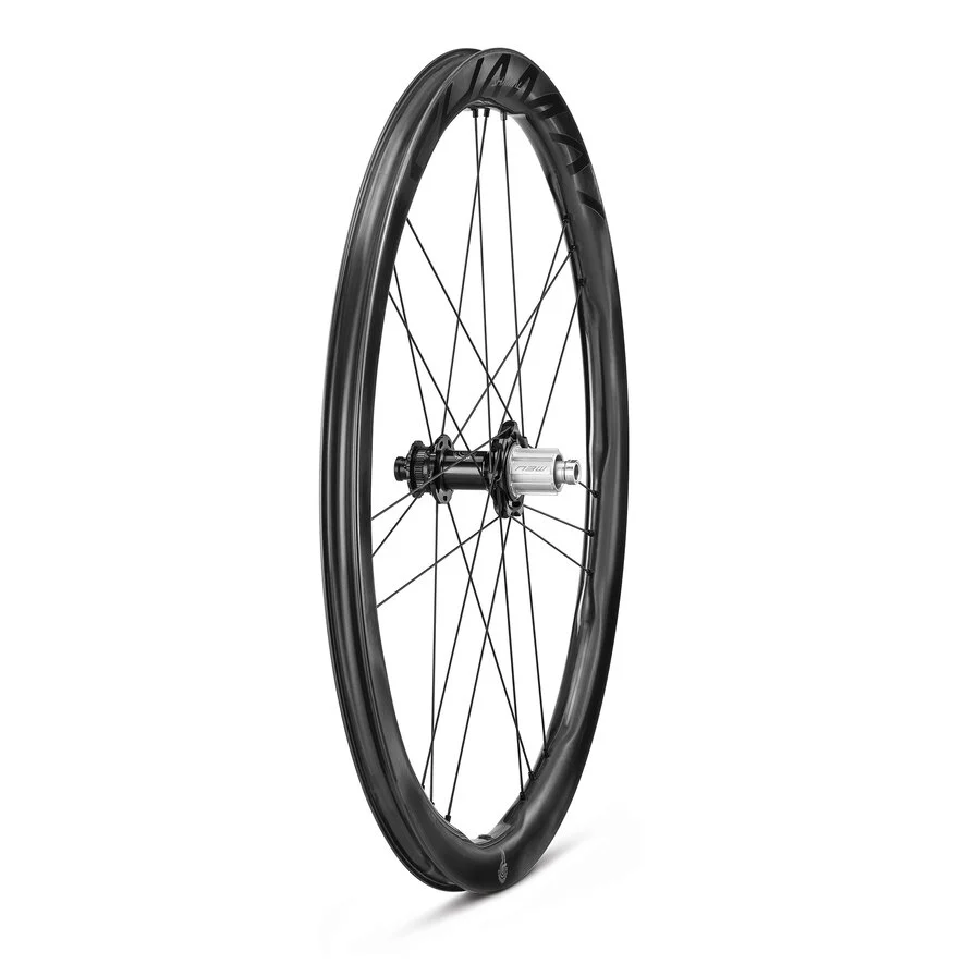 Para kół CAMPAGNOLO SHAMAL DUAL PROFILE CARBON C23 przystosowanych do jazdy bezdętkowej (centralna blokada)