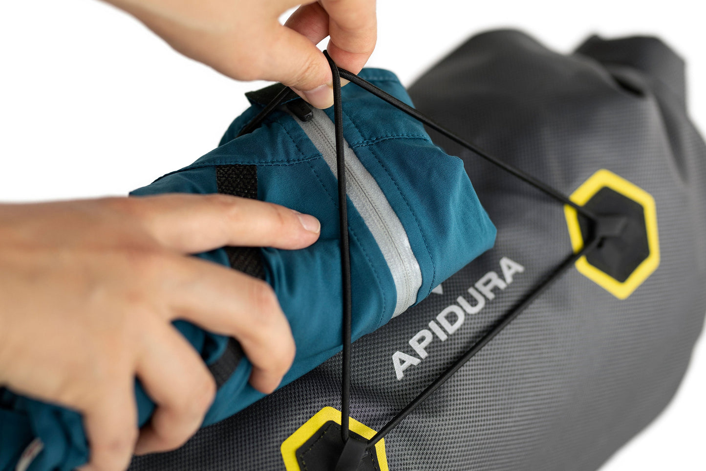 Torba na kierownicę APIDURA EXPEDITION HANDLEBAR PACK 14 L czarna