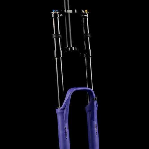 FORMULA NERO R 29" Oś widelca 20x110mm Boost Ultraviolet