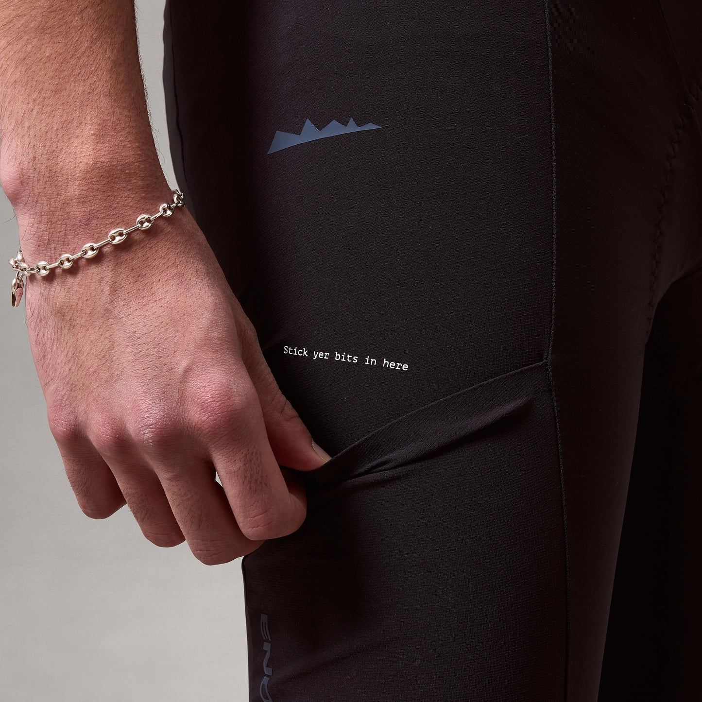 Spodenki ENDURA ALLTRACK RIDE Bib Short czarne