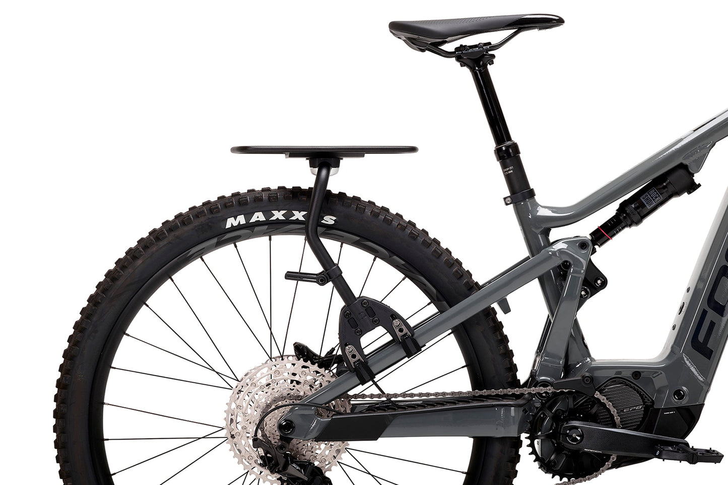 Tylny bagażnik z uniwersalnym wsparciem dla sakw AEROE Spider